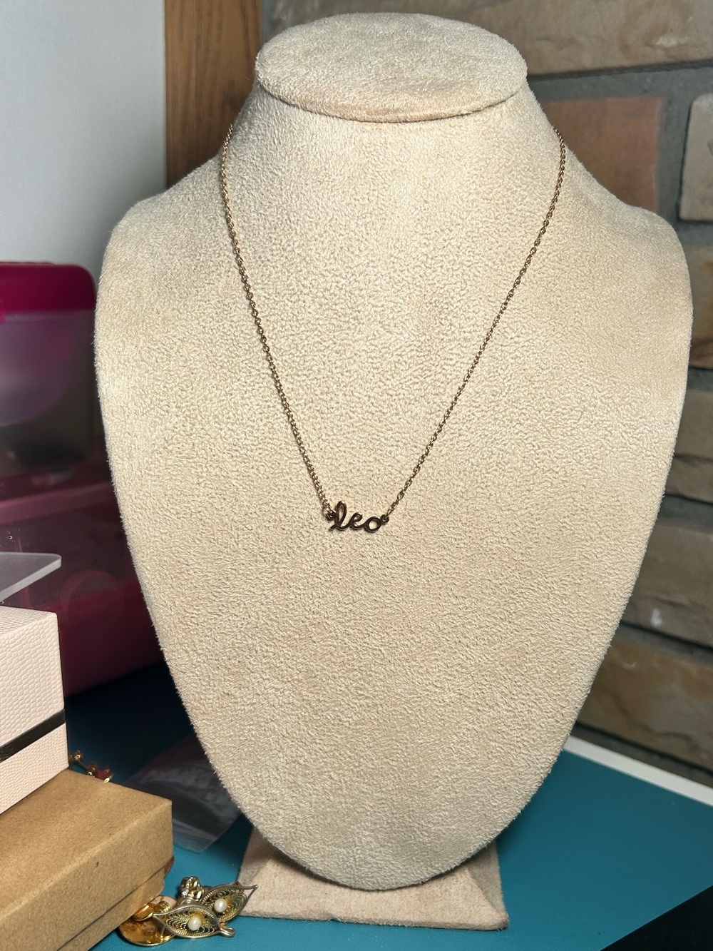 Leo Zodiac Script Necklace Gold Tone Astrology Pendant Adjustable Chain